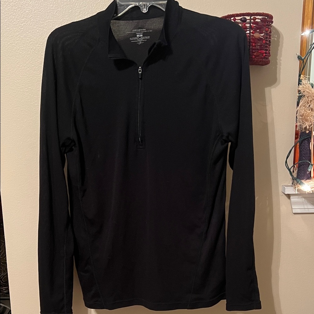 Men's Patagonia  Capilene® Midweight Zip-Neck Pullover Black Long Sleeve Shirt M